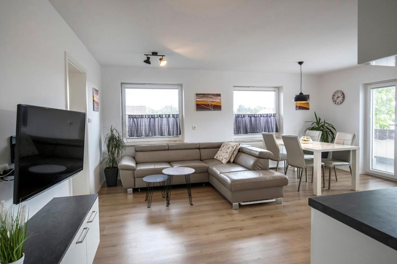 Apartments Vila Apolonia Λιουμπλιάνα Εξωτερικό φωτογραφία