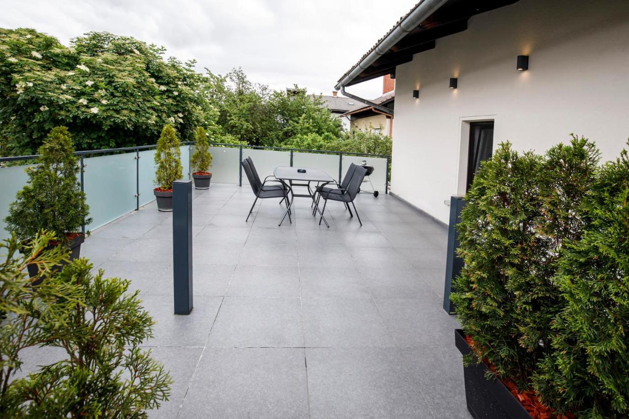 Apartments Vila Apolonia Λιουμπλιάνα Εξωτερικό φωτογραφία