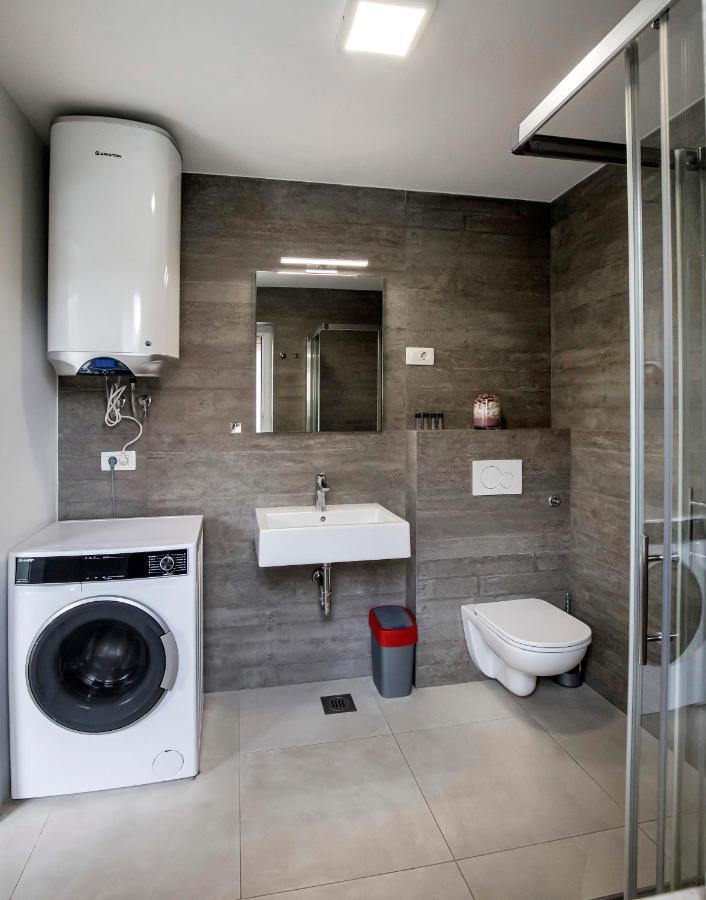 Apartments Vila Apolonia Λιουμπλιάνα Εξωτερικό φωτογραφία